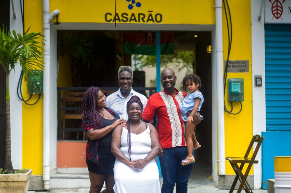 novo espaço- negócios- Mercado Casarão- roda de samba- afro brasileira- família