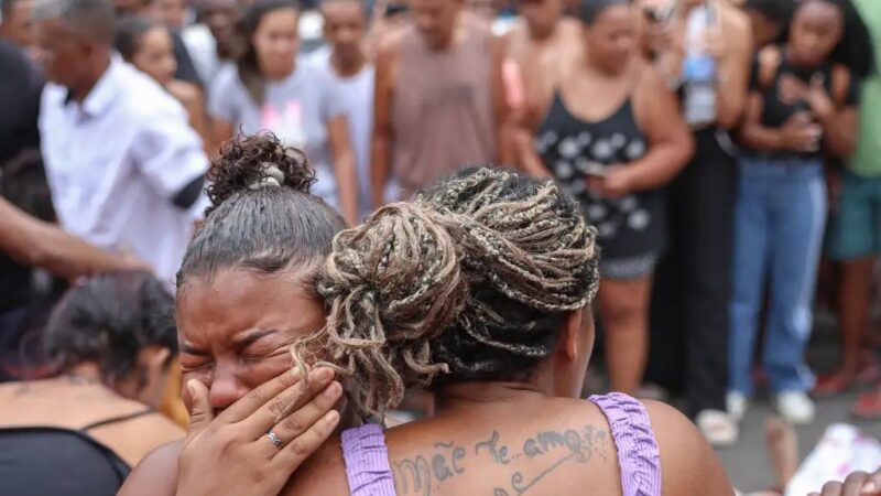 Ativistas denunciam “chacina” e um “massacre” no Rio